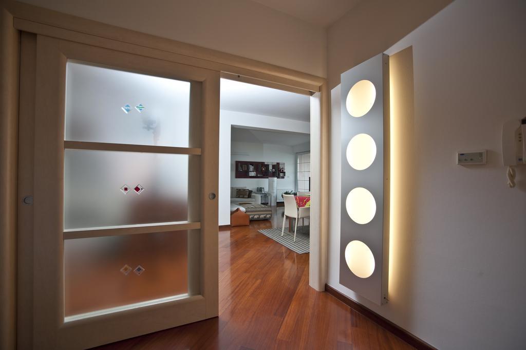 Apartment Sunny Split Room photo